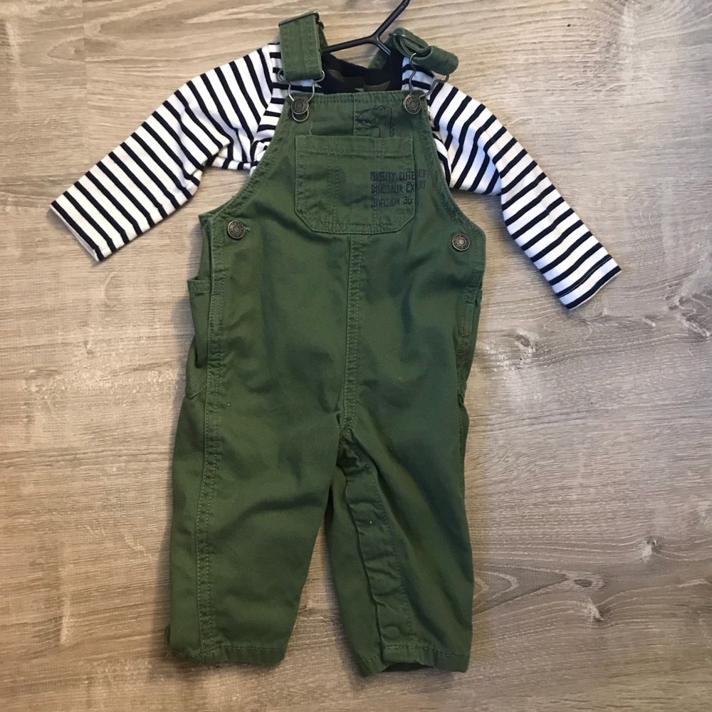 NWOT Carters 2 peice outfit size 6 months